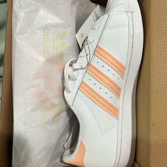 Adidas girls sneakers size 3 brand new. White and peach. - Picture 4 of 13